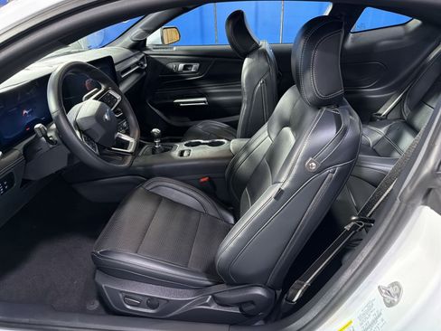 Used 2025 Ford Mustang GT Premium RWD image 25