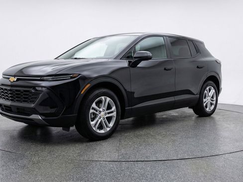 Used 2025 Chevrolet Equinox LT image 3