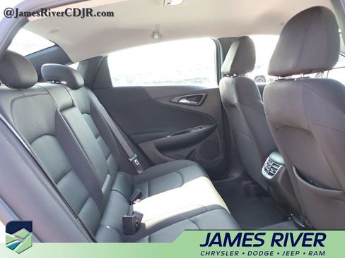 Used 2024 Chevrolet Malibu LT FWD image 12