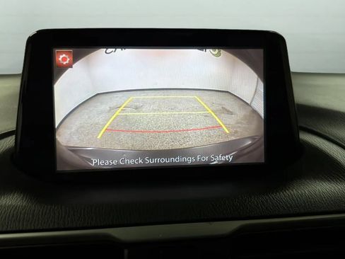 Used 2017 MAZDA MAZDA3 Touring FWD image 3