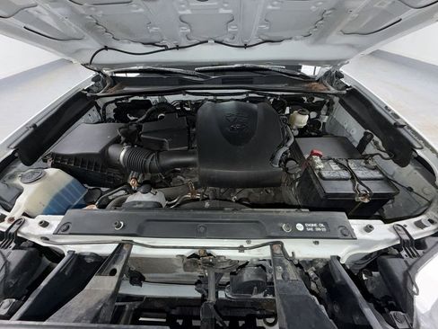 Used 2019 Toyota Tacoma SR5 image 14