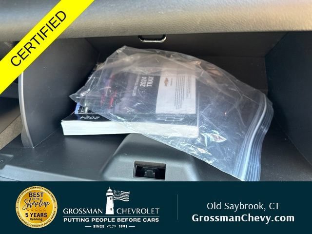 Used 2024 Chevrolet Trax RS w/ Sunroof Package FWD image 26