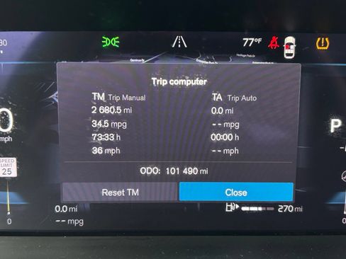 Used 2023 Volvo XC40 B4 Ultimate FWD image 9