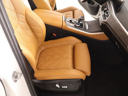 Used 2023 BMW X5 xDrive40i w/ M Sport Package image 14