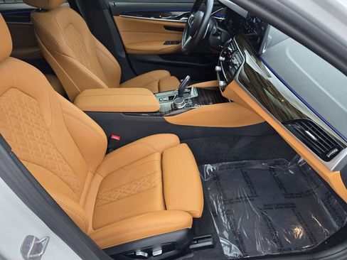 Used 2023 BMW 540i w/ M Sport Package image 28