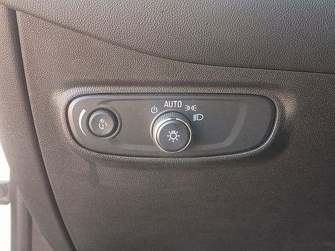 Used 2022 Chevrolet Equinox LS AWD/4WD image 21