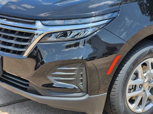 Used 2022 Chevrolet Equinox LS w/ LS Convenience Package FWD image 8