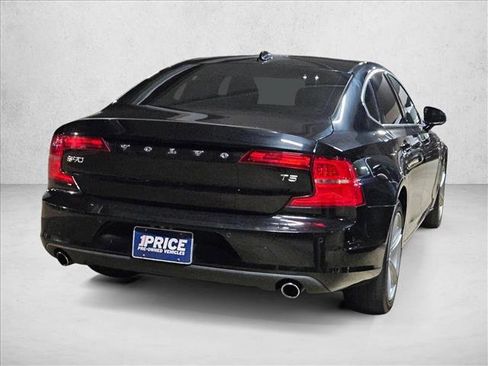 Used 2017 Volvo S90 T5 Momentum w/ Vision Package image 4