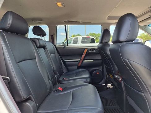 Used 2013 Toyota Highlander Limited FWD image 29
