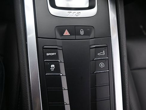 Used 2018 Porsche 718 Cayman S RWD image 24