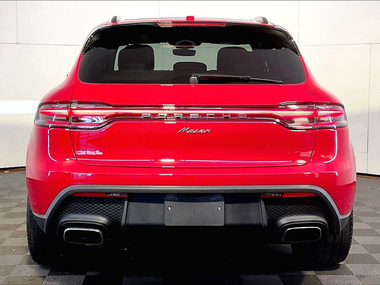 Used 2023 Porsche Macan AWD/4WD image 6