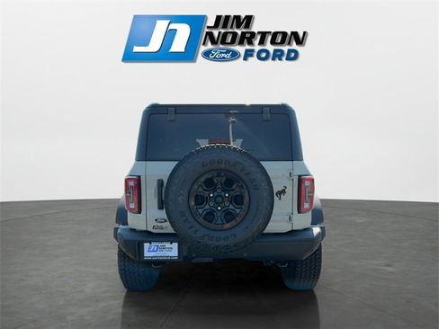 New 2025 Ford Bronco Badlands image 4