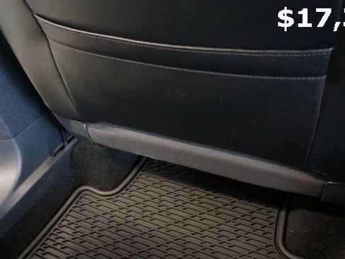 Certified 2021 Volkswagen Tiguan SE image 37