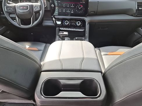 Used 2024 GMC Sierra 1500 AT4 w/ Technology Package AWD/4WD image 23