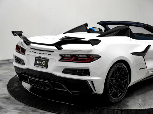 Used 2025 Chevrolet Corvette Z06 w/ Z07 Performance Package RWD image 22