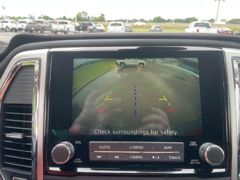 Used 2021 Nissan Titan SV w/ SV Convenience Package AWD/4WD image 22