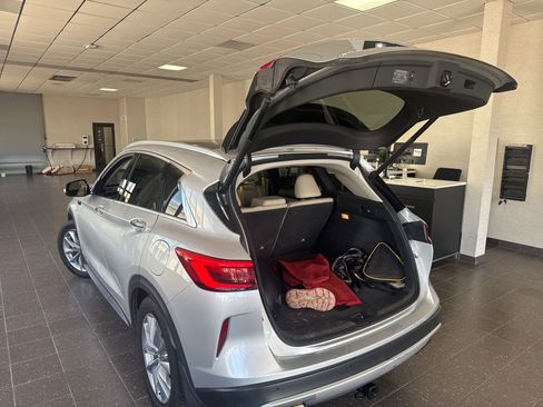 Used 2019 INFINITI QX50 Essential w/ Proactive Package AWD/4WD image 3