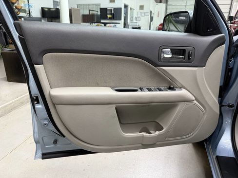 Used 2010 Ford Fusion Hybrid FWD image 10