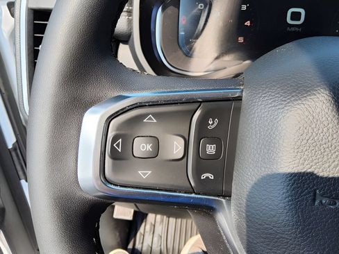 Used 2025 RAM 3500 Laramie AWD/4WD image 19