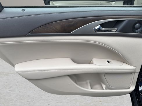 Used 2018 Lincoln MKZ Reserve w/ Climate Package FWD image 13