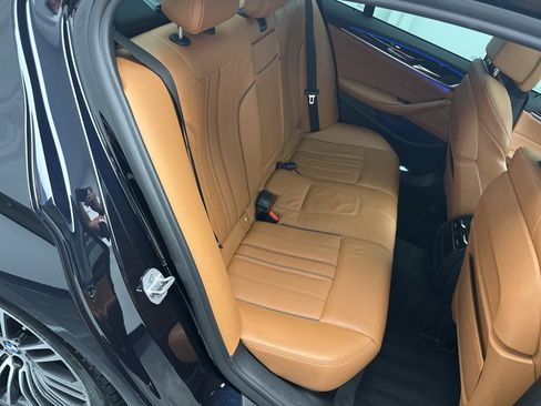 Used 2018 BMW 530e w/ M Sport Package 2 RWD image 11