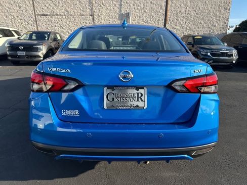Used 2020 Nissan Versa SV image 4