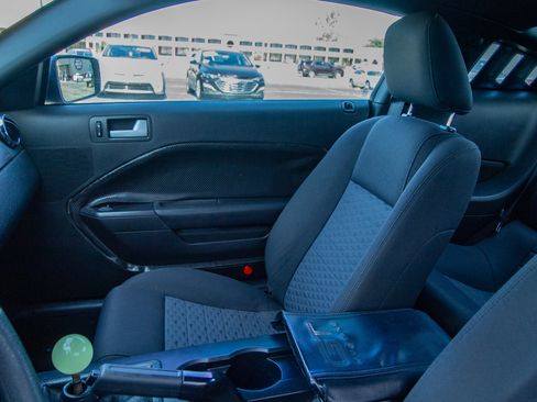 Used 2009 Ford Mustang GT Premium RWD image 13
