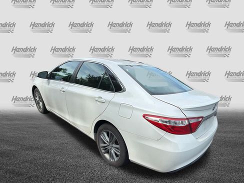 Used 2015 Toyota Camry SE w/ Moonroof Package FWD image 11