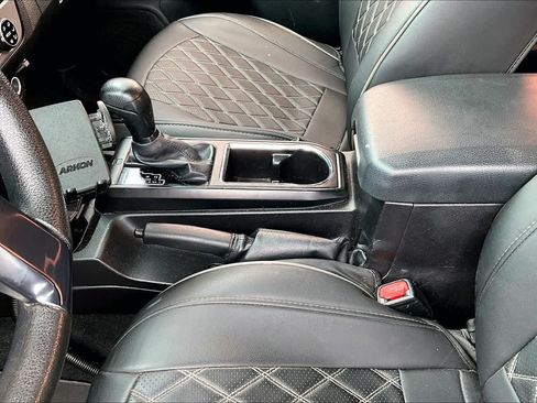 Used 2016 Toyota Tacoma SR w/ SR Convenience Package RWD image 16