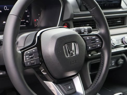 Certified 2025 Honda Pilot Elite image 18