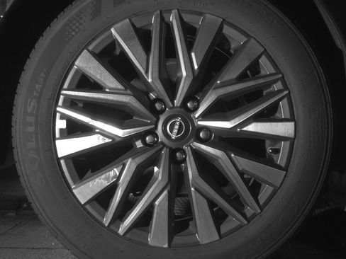 Used 2025 Nissan Altima 2.5 SV image 15