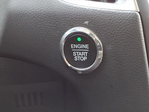 Used 2024 Ford Edge Titanium image 20