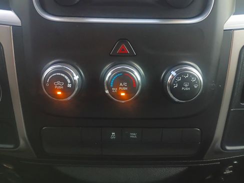Used 2016 RAM 1500 Classic SLT RWD image 4