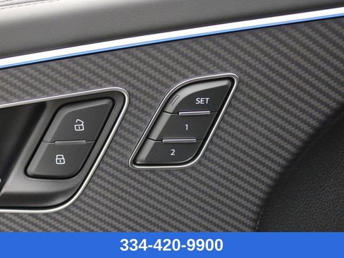 New 2026 Audi SQ8 Prestige image 18