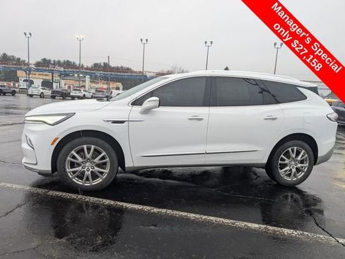 Used 2023 Buick Enclave Essence w/ Experience Buick Package image 4