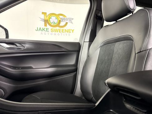 New 2025 Jeep Grand Cherokee L Altitude image 25