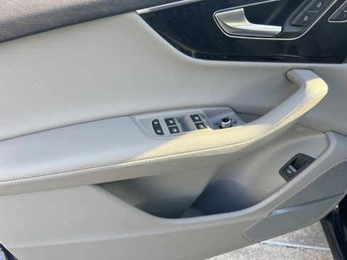 Used 2023 Audi Q7 3.0T Prestige w/ Prestige Package image 9