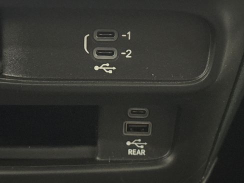 New 2026 Chrysler Pacifica Select AWD/4WD image 24
