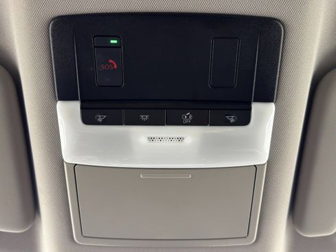 Used 2023 Nissan Rogue SV FWD image 27