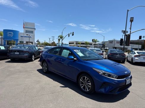 Used 2024 Kia Forte LXS w/ LXS Technology Package FWD image 5
