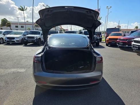 Used 2019 Tesla Model 3 Standard Range image 11