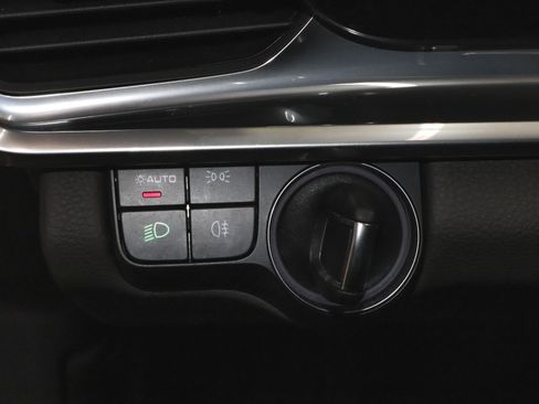 Used 2023 Porsche Panamera 4 Platinum Edition image 32