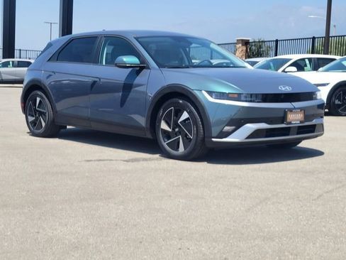New 2026 Hyundai Ioniq 5 SE RWD image 32