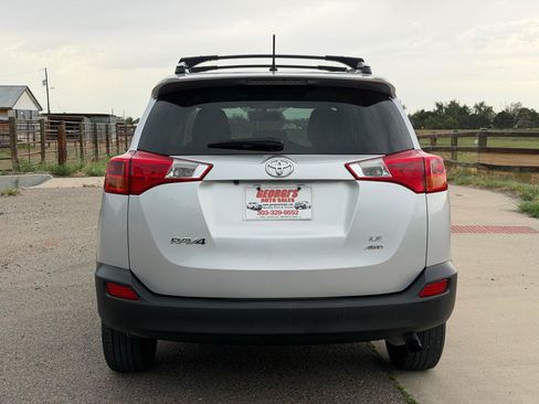 Used 2015 Toyota RAV4 LE AWD/4WD image 4