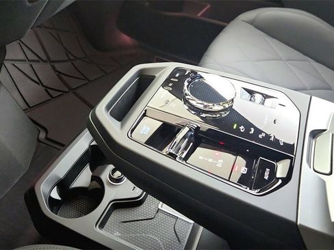 New 2026 BMW iX M70 image 32