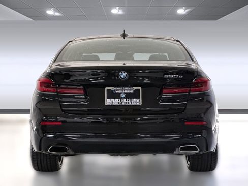 Used 2023 BMW 530e w/ Convenience Package image 9