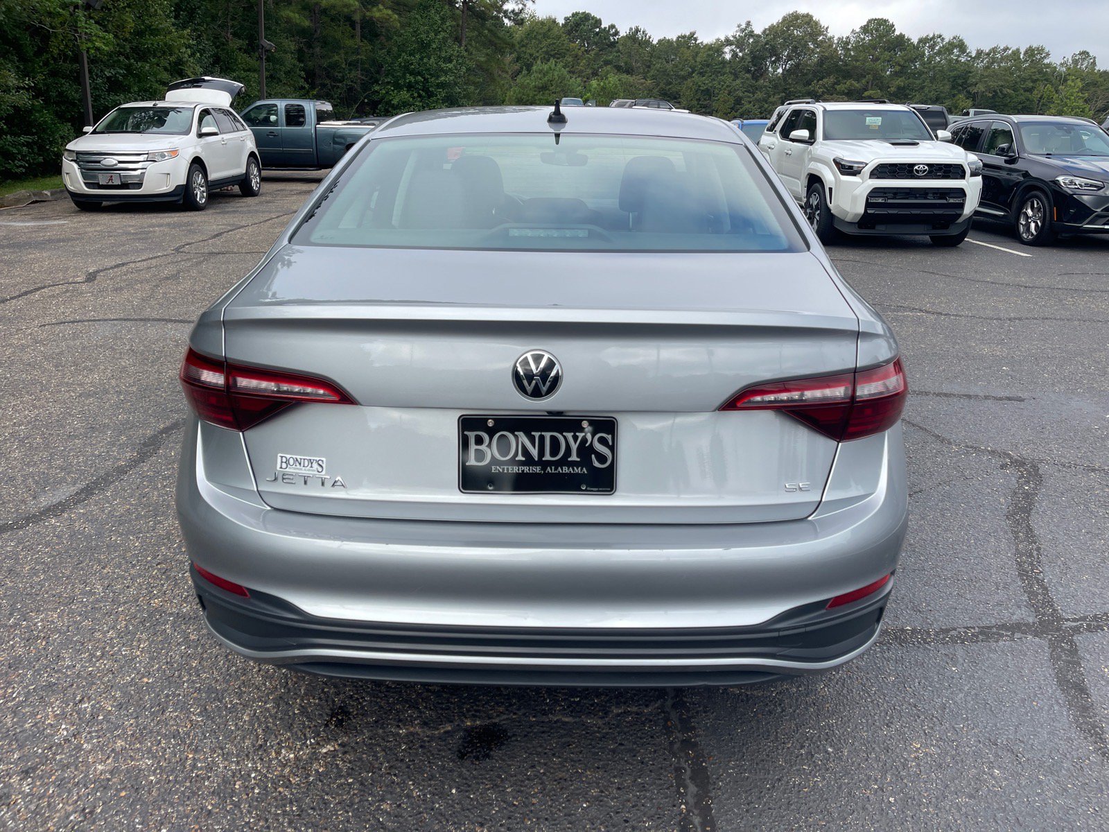 Used 2024 Volkswagen Jetta SE FWD image 15