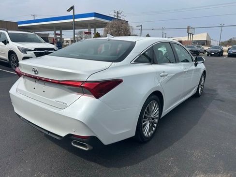 Used 2022 Toyota Avalon Limited w/ Advanced Safety Package image 4