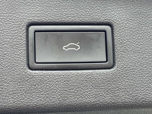 Certified 2024 Volkswagen Tiguan SE R-Line AWD/4WD image 15