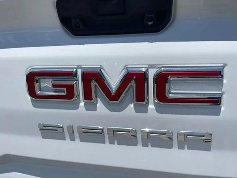 Used 2022 GMC Sierra 2500 Pro w/ Convenience Package AWD/4WD image 10